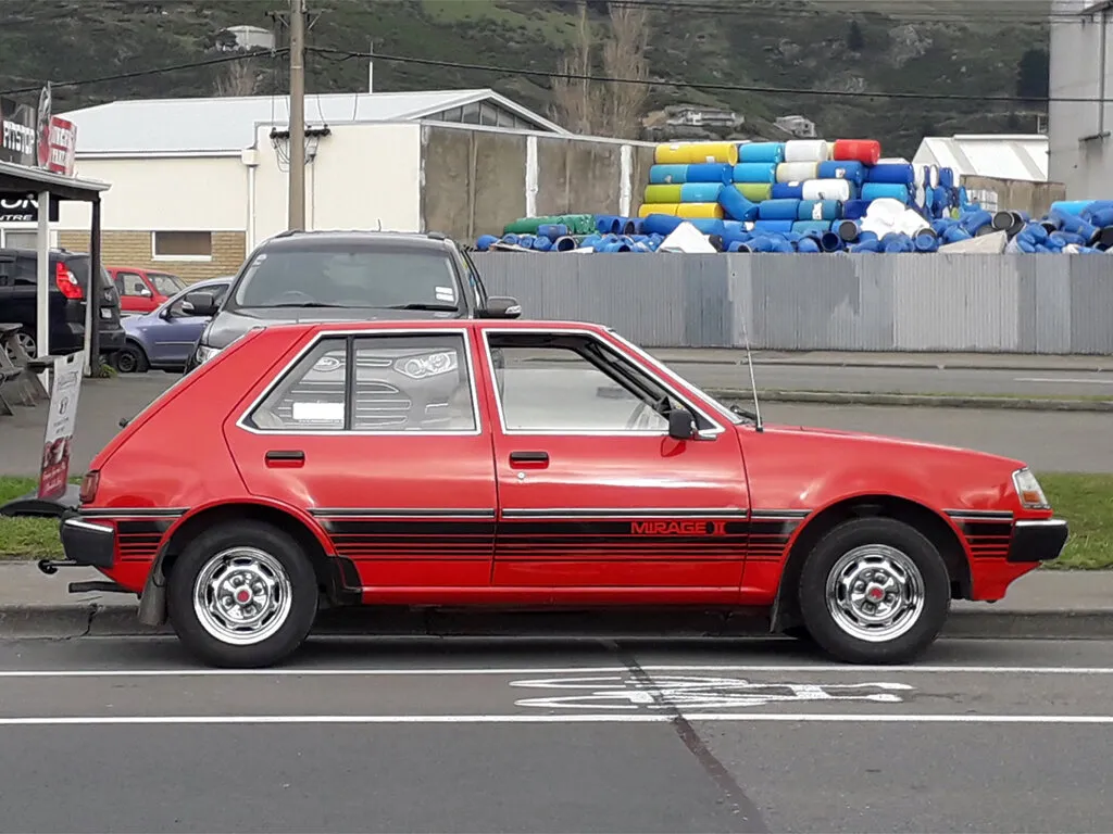 Mitsubishi Mirage рестайлинг 1982, хэтчбек 5 дв., 1 поколение (02.1982 - 09.1983)