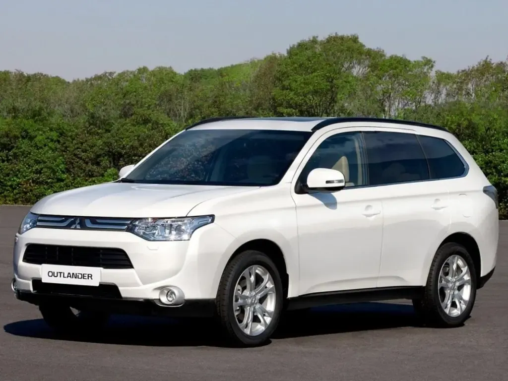Mitsubishi Outlander 2012, джип/suv 5 дв., 3 поколение, GF0W (10.2012 - 04.2014)