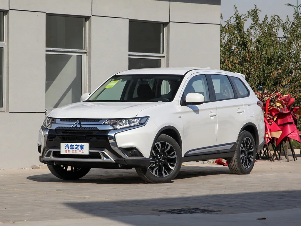 Mitsubishi Outlander 3-й рестайлинг 2018, джип/suv 5 дв., 3 поколение (12.2018 - 10.2022)