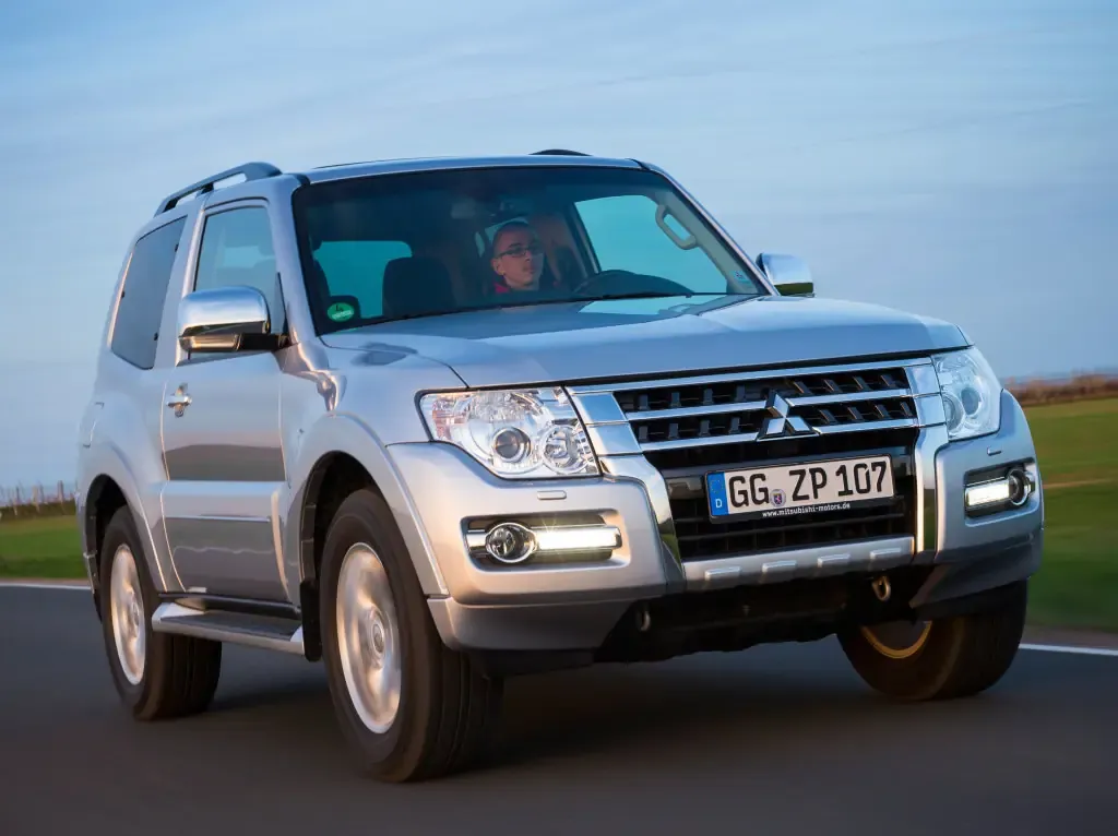 Mitsubishi Pajero 2-й рестайлинг 2014, джип/suv 3 дв., 4 поколение, V80 (08.2014 - 08.2018)