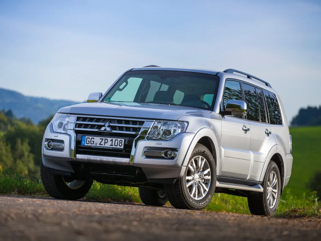 Mitsubishi Pajero 2-й рестайлинг 2014, джип/suv 5 дв., 4 поколение, V90 (08.2014 - 04.2023)