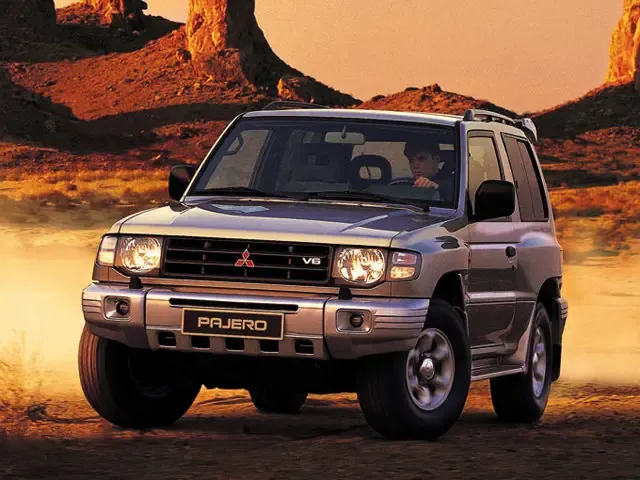 Mitsubishi Pajero рестайлинг 1997, джип/suv 3 дв., 2 поколение, V20 (05.1997 - 05.2005)