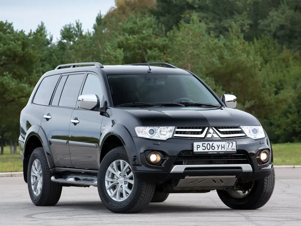 Mitsubishi Pajero Sport рестайлинг 2013, джип/suv 5 дв., 2 поколение (09.2013 - 01.2017)