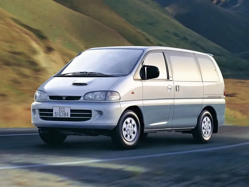 Mitsubishi Space Gear 1994, минивэн, 1 поколение (01.1994 - 06.1997)