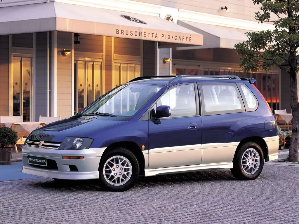 Mitsubishi Space Runner 1999, минивэн, 2 поколение (03.1999 - 08.2002)