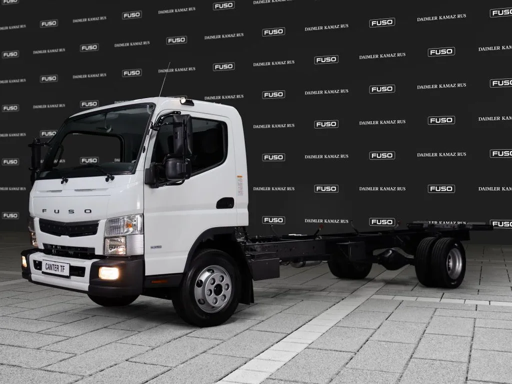 Mitsubishi Fuso Canter 2010, шасси, 8 поколение (07.2010 - 04.2022)
