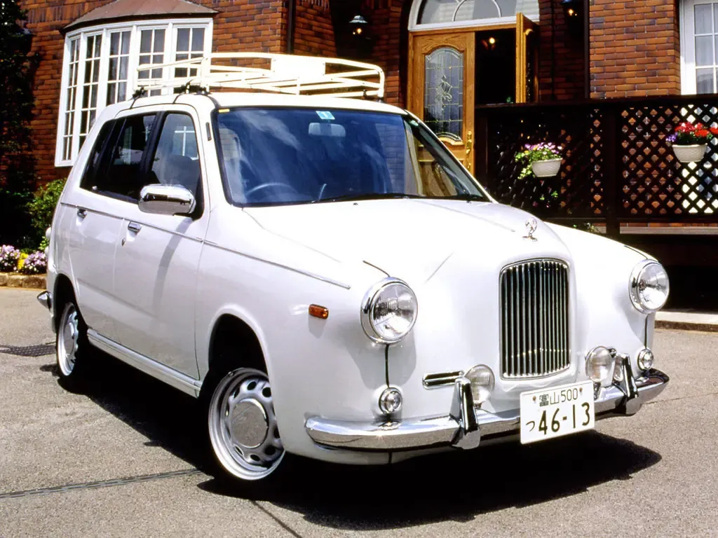 Mitsuoka Yuga 2000, хэтчбек 5 дв., 1 поколение (03.2000 - 09.2002)