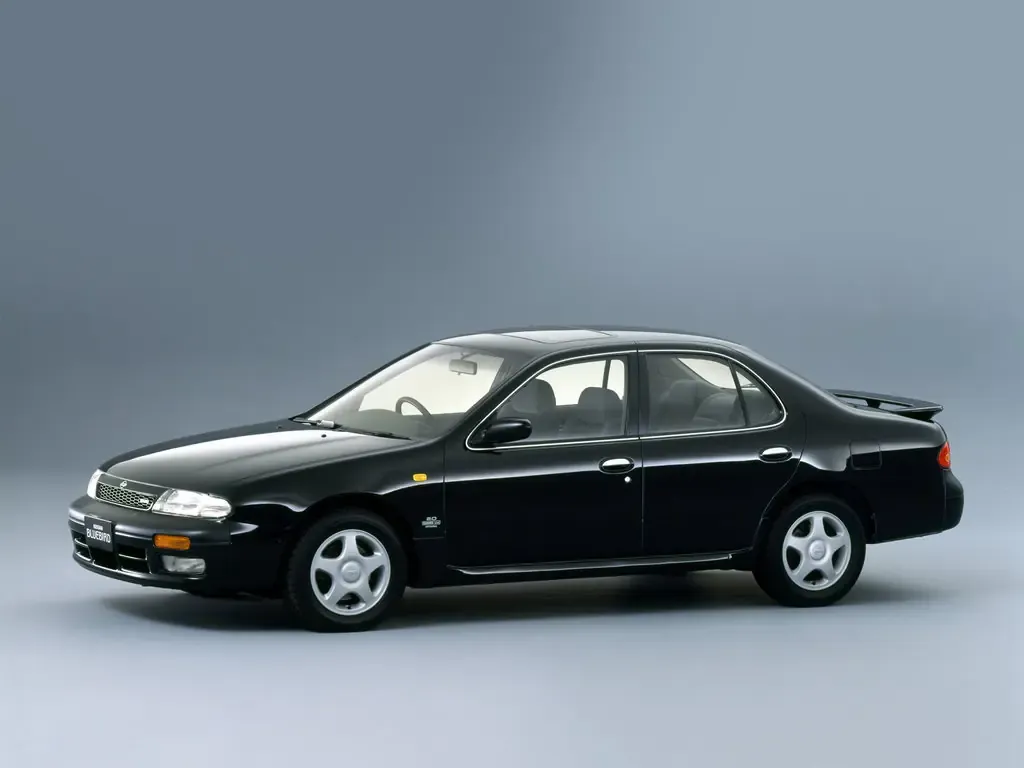 Nissan Bluebird рестайлинг 1993, седан, 9 поколение, U13 (08.1993 - 12.1995)