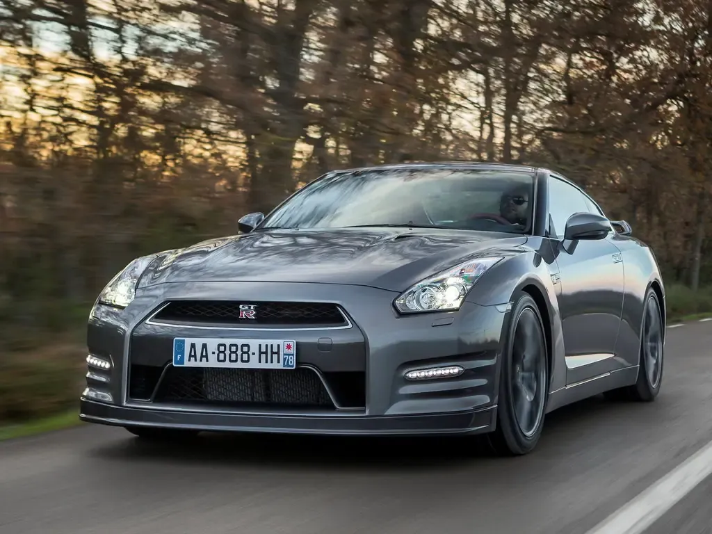 Nissan GT-R рестайлинг 2010, купе, 1 поколение, R35 (03.2010 - 03.2014)