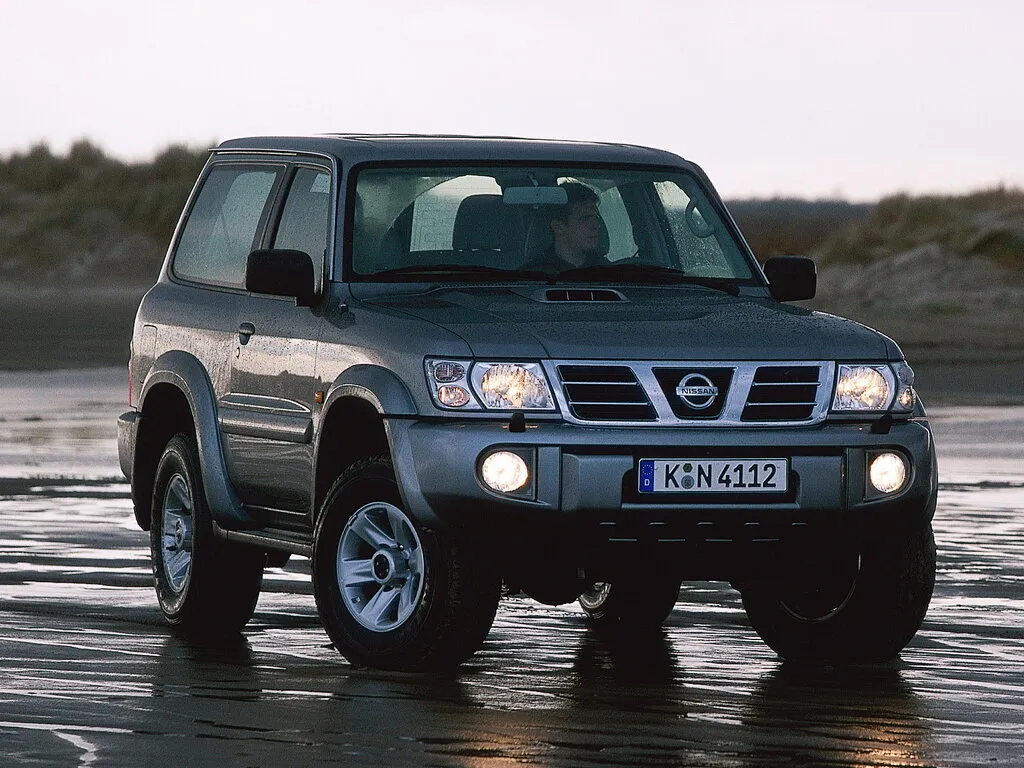 Nissan Patrol рестайлинг 2001, джип/suv 3 дв., 5 поколение, Y61 (09.2001 - 09.2004)