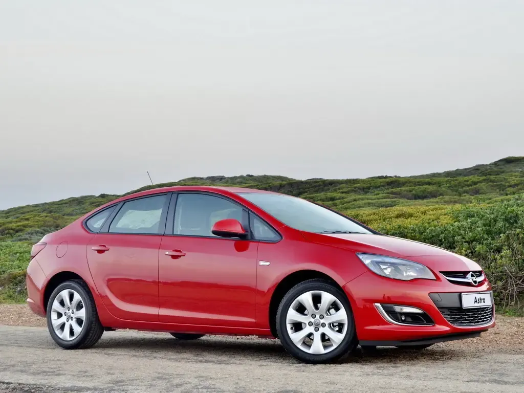 Opel Astra рестайлинг 2012, седан, 4 поколение, J (09.2012 - 12.2015)