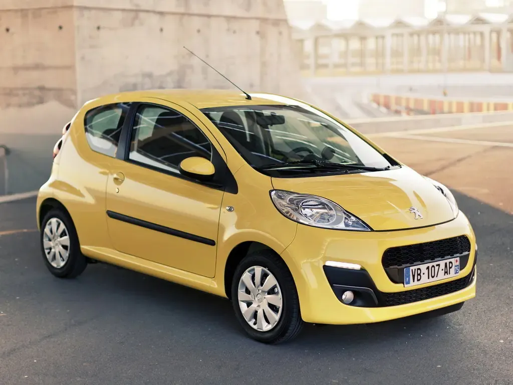 Peugeot 107 2-й рестайлинг 2012, хэтчбек 3 дв., 1 поколение (03.2012 - 09.2015)