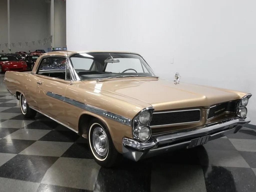 Pontiac Bonneville 2-й рестайлинг 1962, купе, 4 поколение (09.1962 - 09.1963)