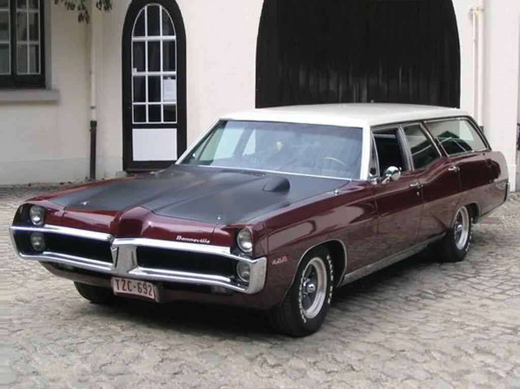 Pontiac Bonneville 2-й рестайлинг 1966, универсал, 5 поколение (09.1966 - 09.1967)