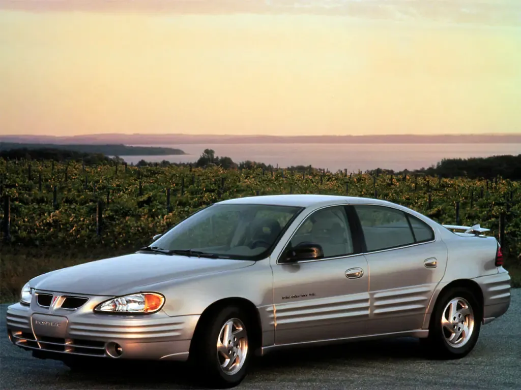 Pontiac Grand Am 1998, седан, 5 поколение (04.1998 - 05.2004)
