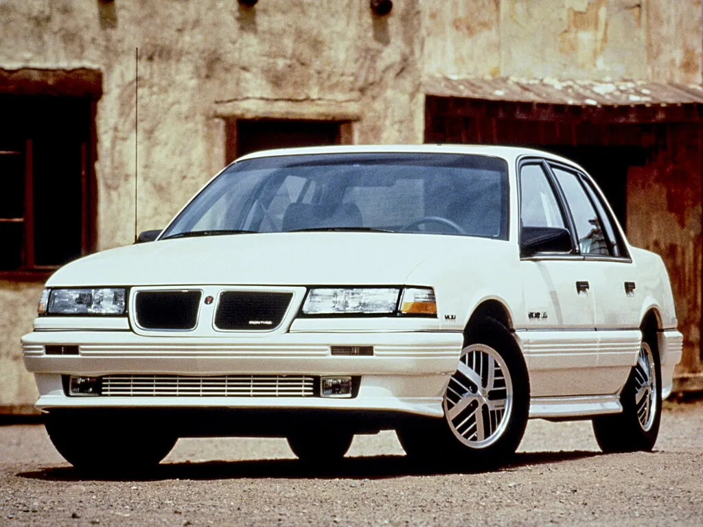 Pontiac Grand Am рестайлинг 1988, седан, 3 поколение (12.1988 - 03.1991)