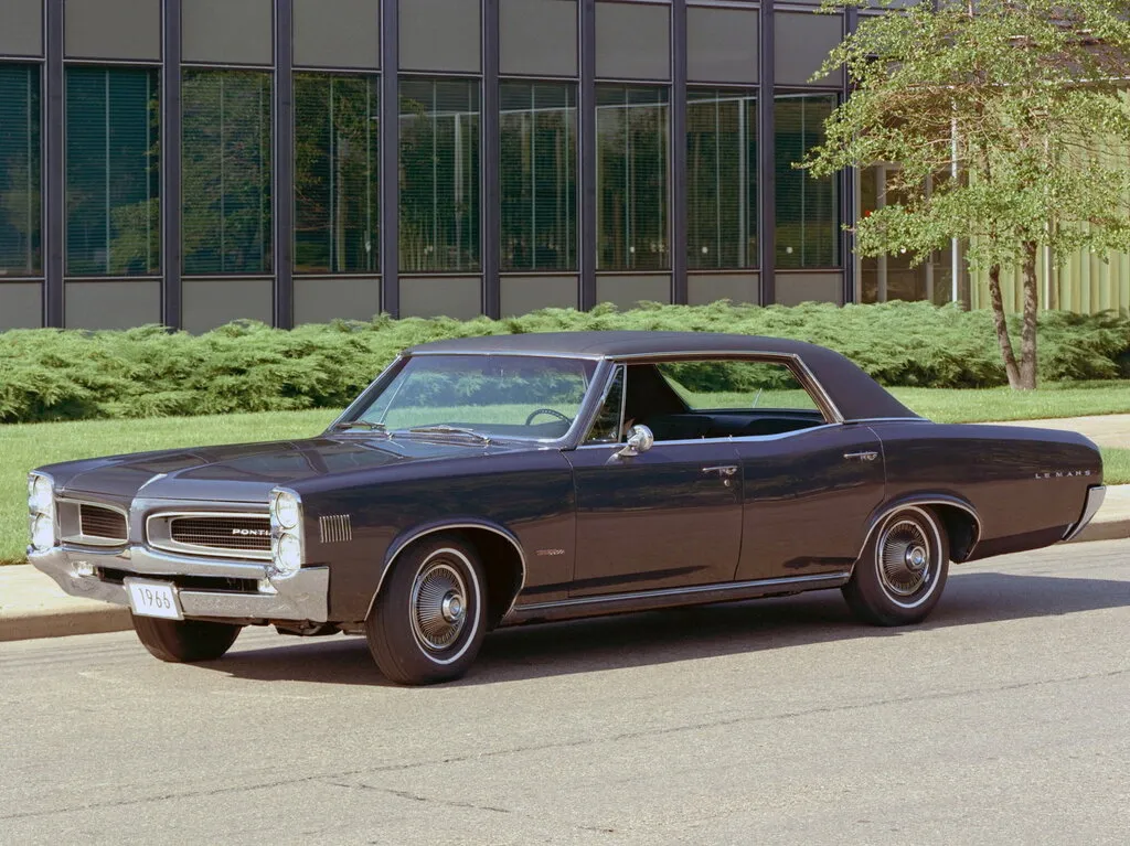 Pontiac Lemans 2-й рестайлинг 1965, седан, 2 поколение (10.1965 - 09.1967)