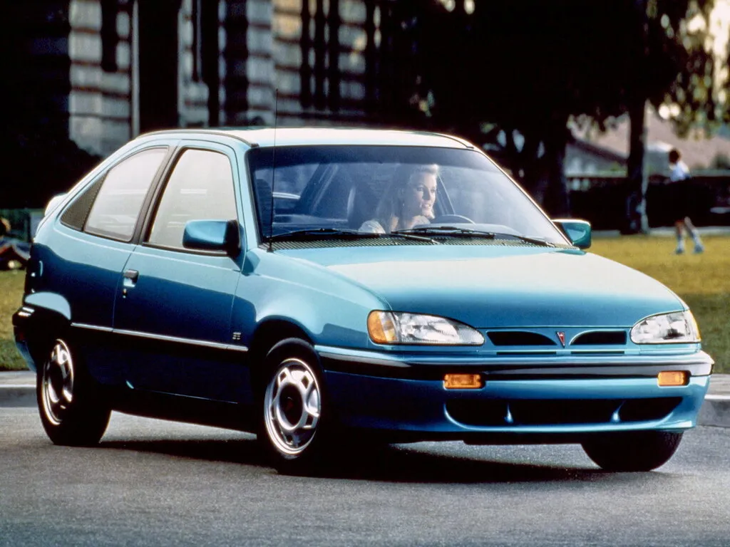 Pontiac Lemans рестайлинг 1992, хэтчбек 3 дв., 6 поколение (07.1992 - 09.1993)