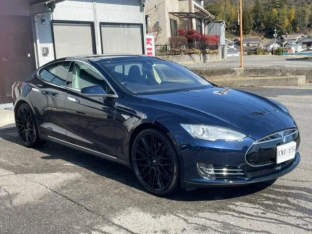 Tesla Model S 2014, лифтбек, 1 поколение (09.2014 - 05.2016)