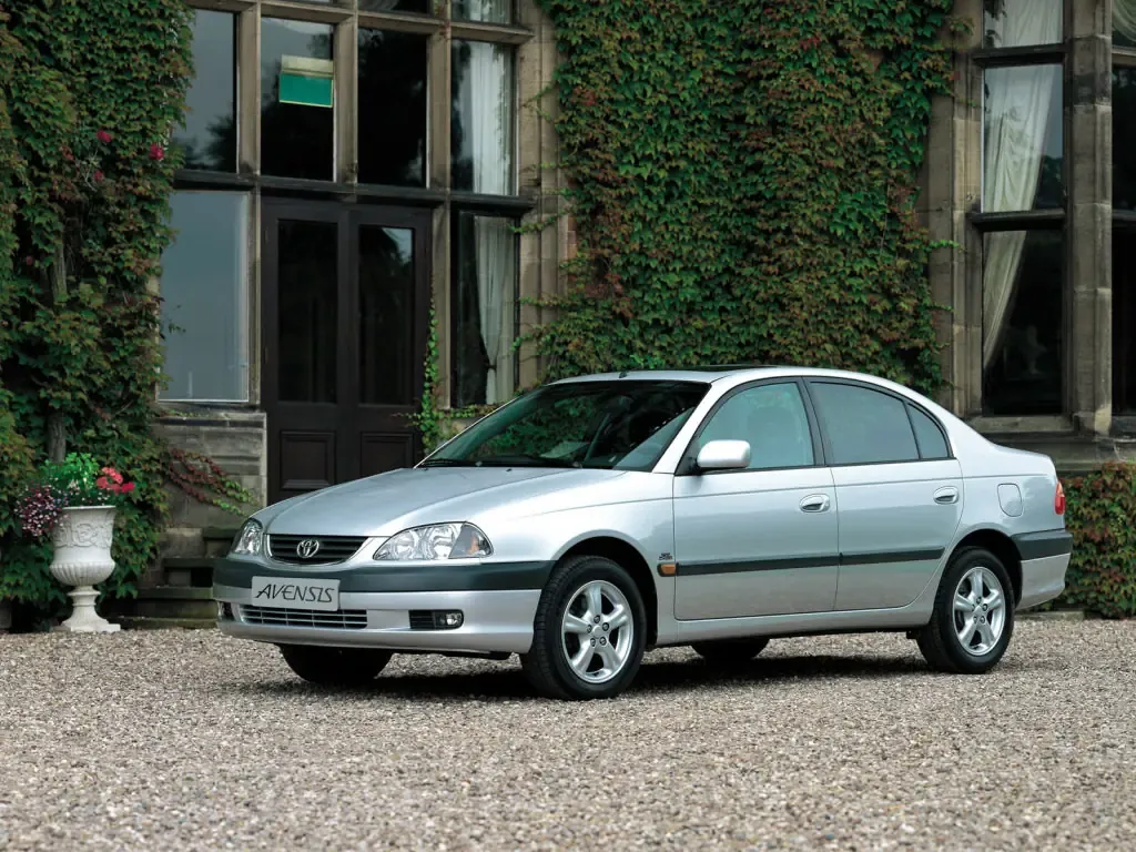Toyota Avensis рестайлинг 2000, седан, 1 поколение, T220 (07.2000 - 01.2003)