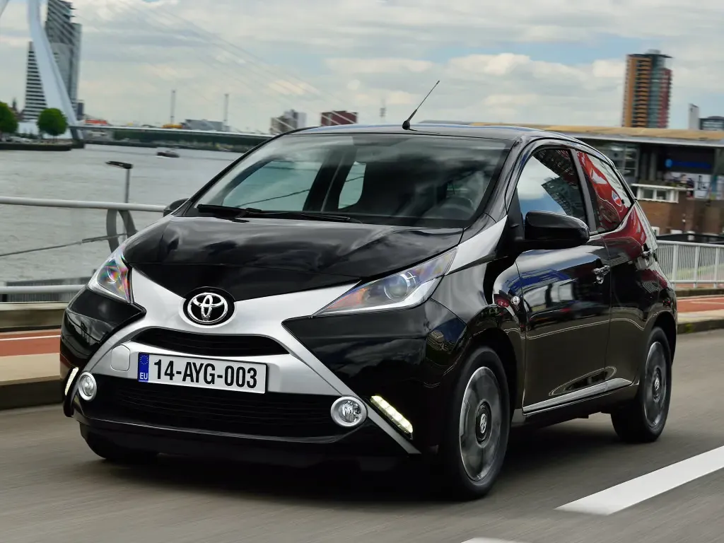 Toyota Aygo 2014, хэтчбек 5 дв., 2 поколение, B40 (06.2014 - 11.2021)