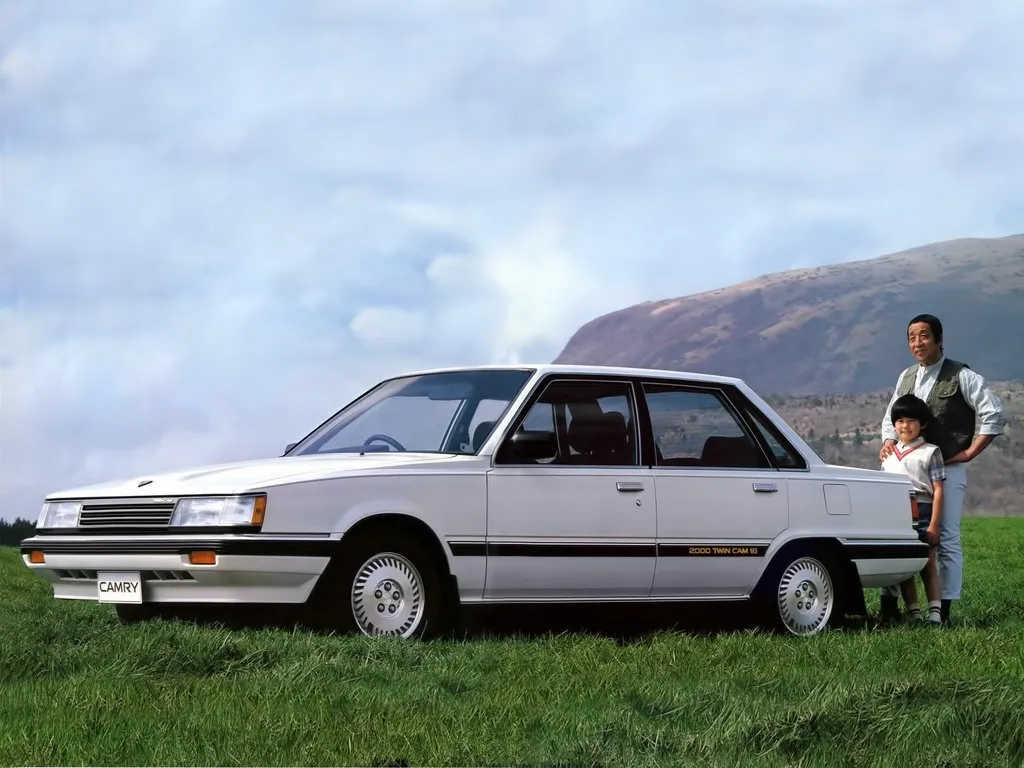Toyota Camry рестайлинг 1984, седан, 1 поколение, V10 (06.1984 - 08.1986)