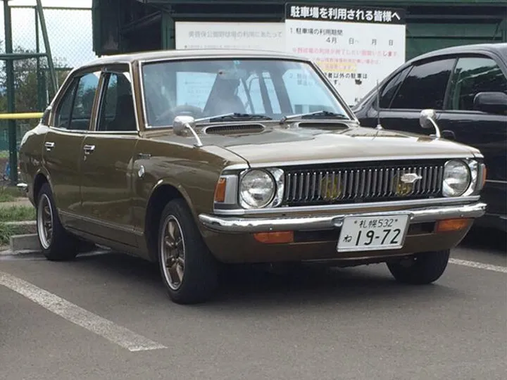 Toyota Corolla рестайлинг 1971, седан, 2 поколение, E20 (08.1971 - 07.1972)