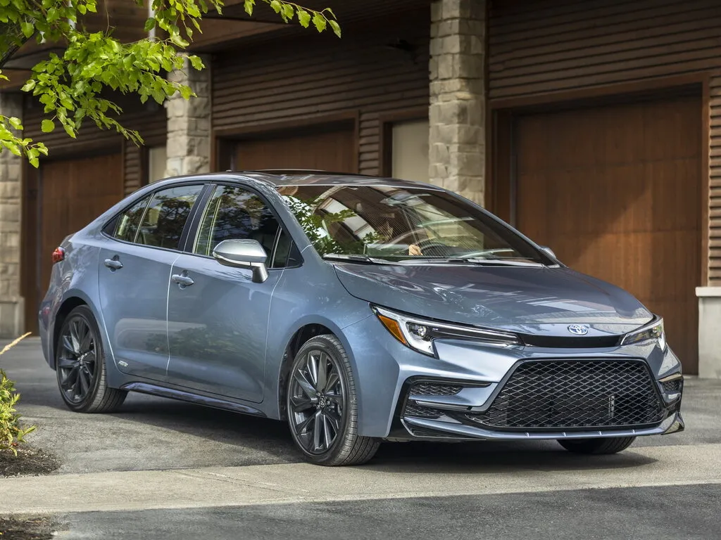 Toyota Corolla рестайлинг 2022, седан, 12 поколение, E210 (10.2022 - н.в.)