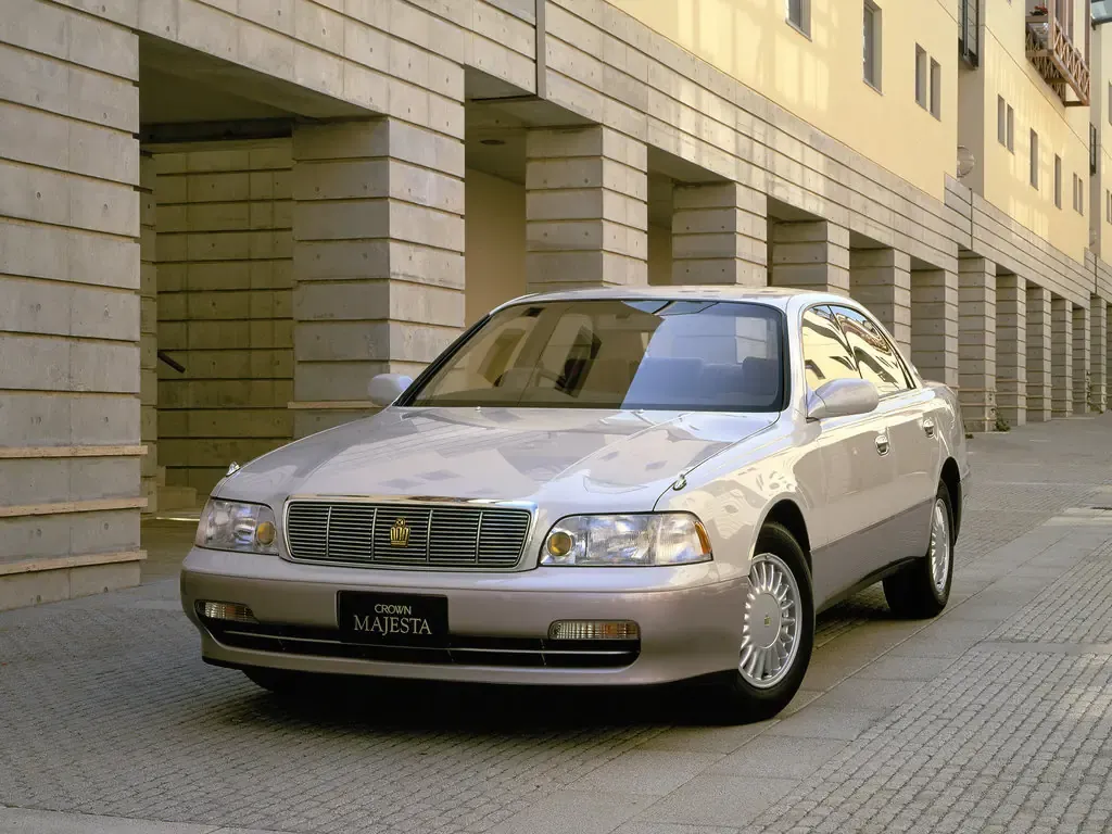 Toyota Crown Majesta рестайлинг 1993, седан, 1 поколение, S140 (08.1993 - 07.1995)