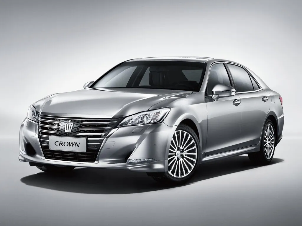 Toyota Crown рестайлинг 2015, седан, 14 поколение, S210 (03.2015 - 04.2020)