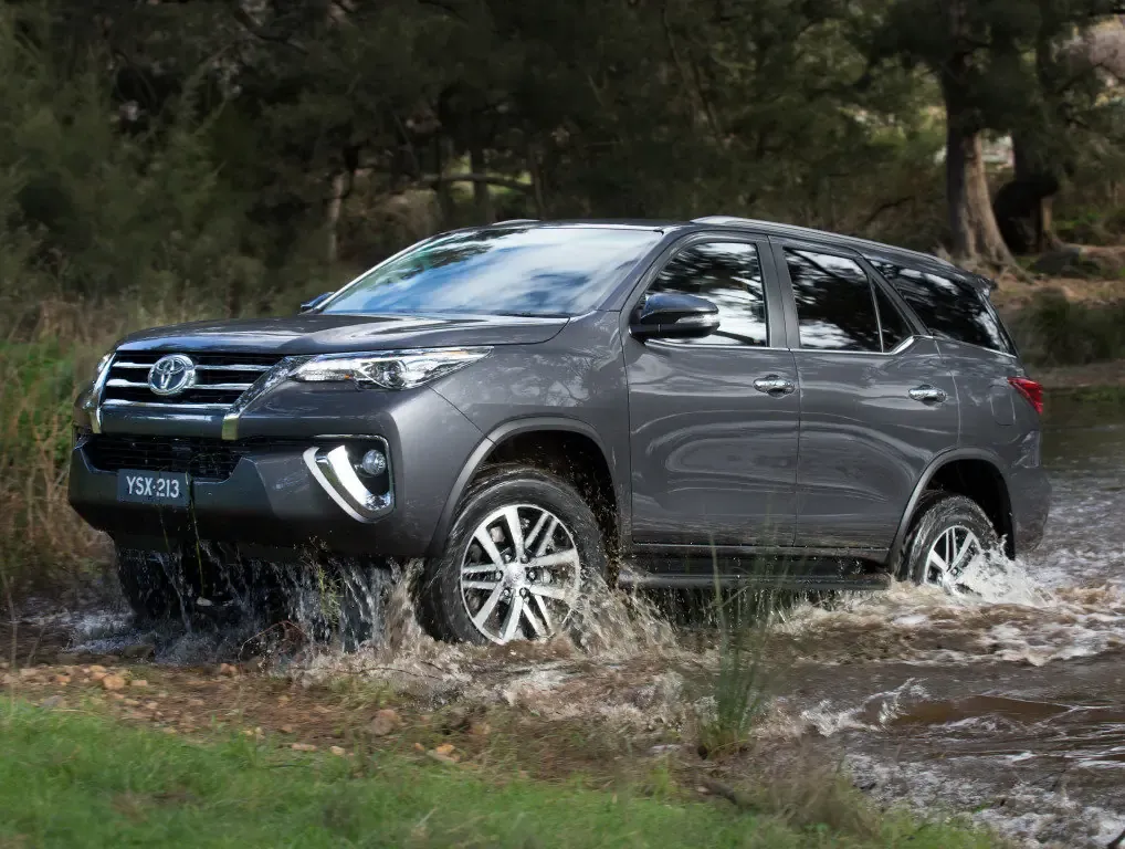 Toyota Fortuner 2015, джип/suv 5 дв., 2 поколение, AN160 (07.2015 - 07.2020)