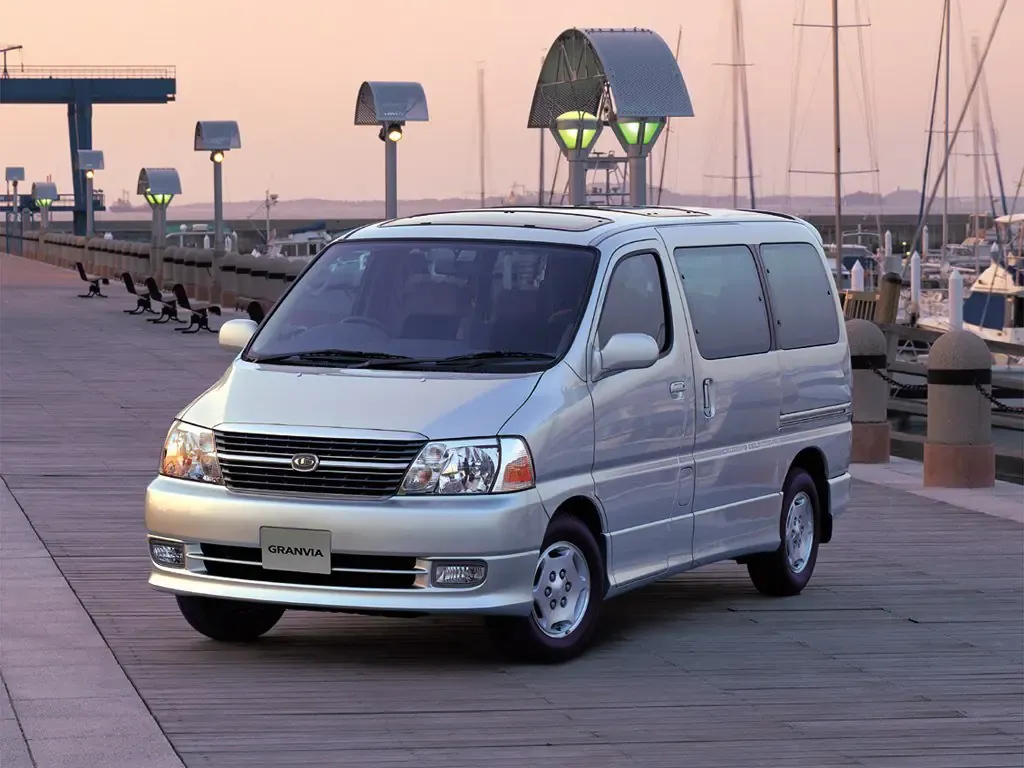 Toyota Granvia 2-й рестайлинг 1999, минивэн, 1 поколение, xH10 (08.1999 - 05.2002)