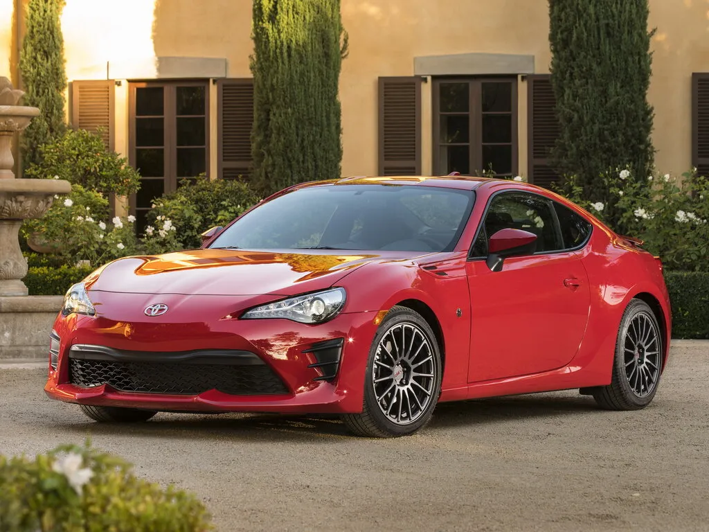 Toyota GT 86 рестайлинг 2016, купе, 1 поколение, ZN6 (08.2016 - 04.2021)