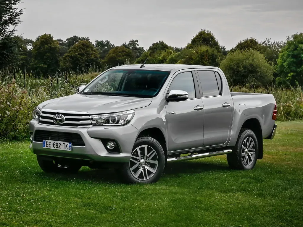 Toyota Hilux 2015, пикап, 8 поколение, AN120 (05.2015 - 07.2020)