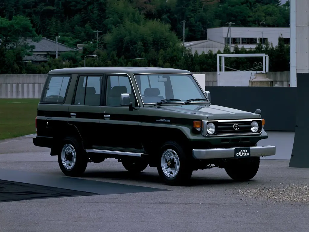 Toyota Land Cruiser рестайлинг 1995, джип/suv 5 дв., 8 поколение, 70 (01.1995 - 07.1999)