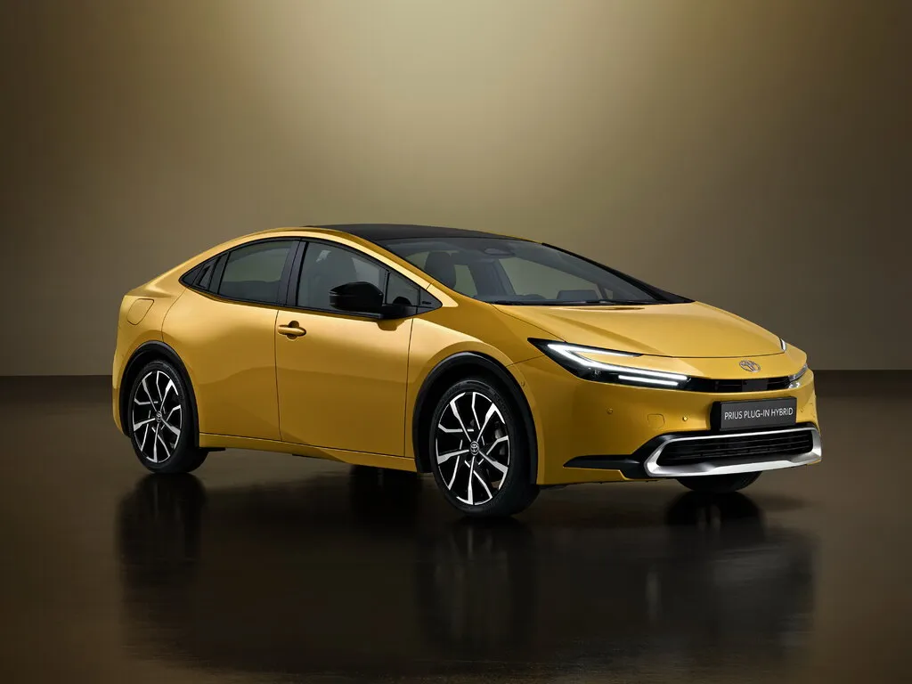 Toyota Prius PHV 2022, лифтбек, 5 поколение, XW60 (11.2022 - н.в.)