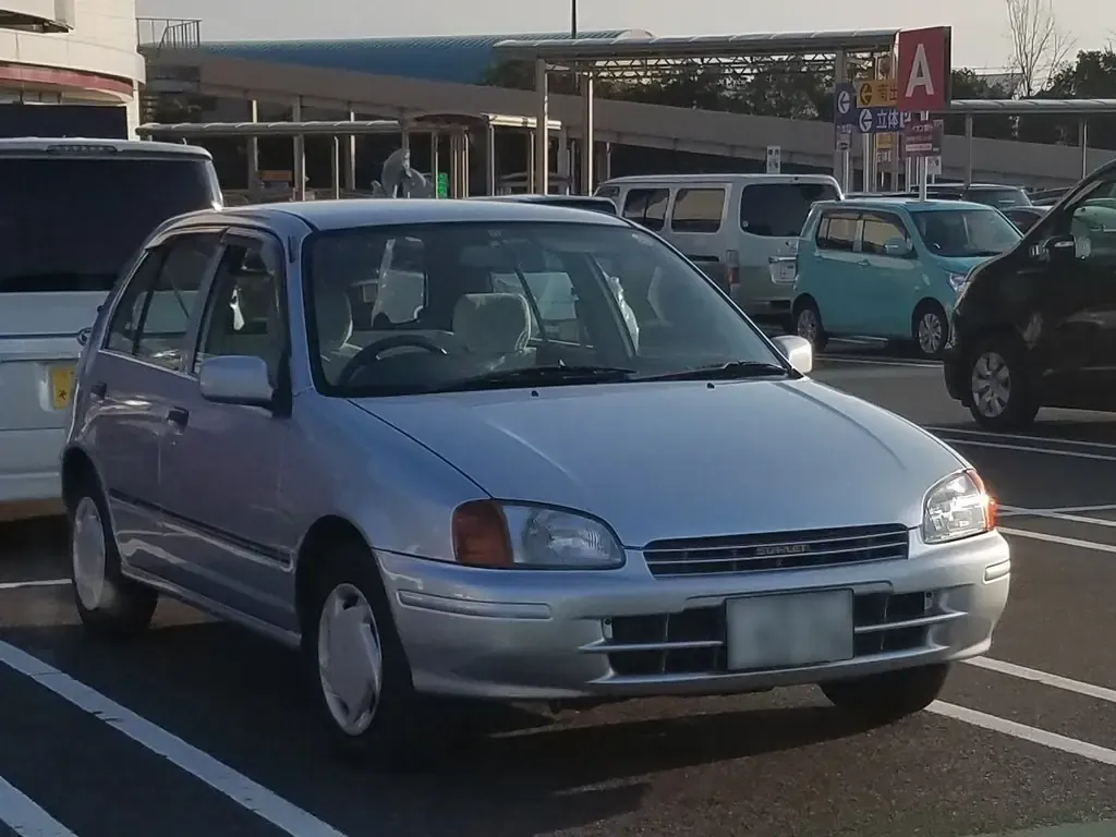 Toyota Starlet 1995, хэтчбек 5 дв., 5 поколение, P90 (12.1995 - 11.1997)