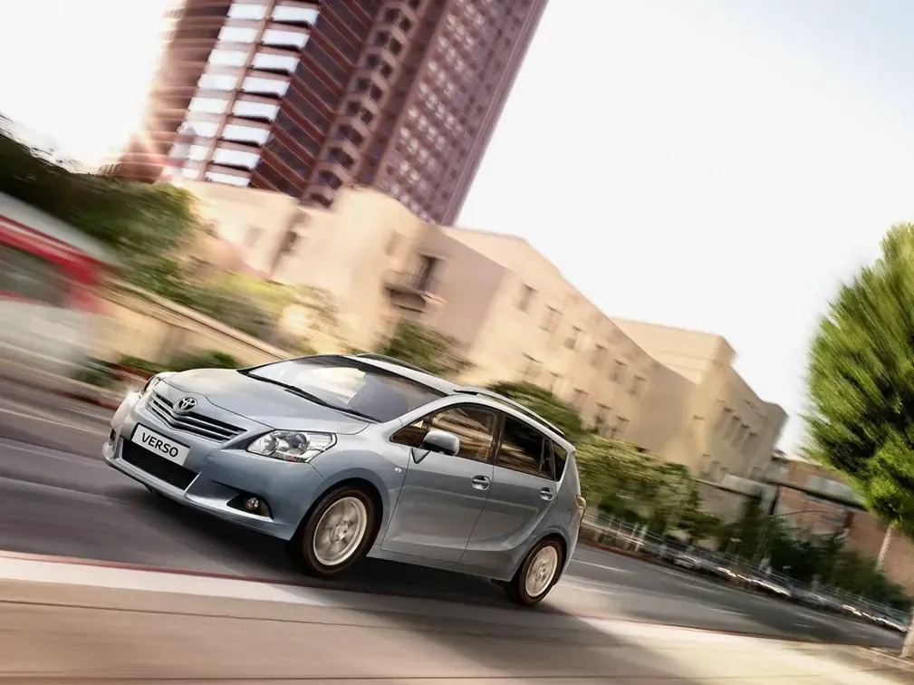 Toyota Verso 2009, минивэн, 1 поколение, R20 (03.2009 - 11.2012)