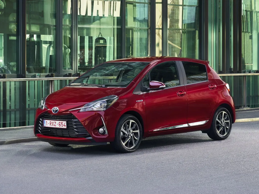 Toyota Yaris 2-й рестайлинг 2017, хэтчбек 5 дв., 3 поколение, XP130 (04.2017 - 08.2020)