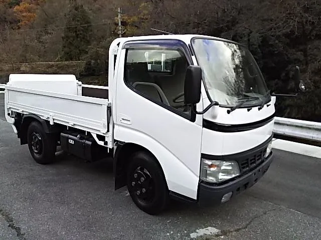Toyota Dyna рестайлинг 2002, бортовой грузовик, 7 поколение (05.2002 - 08.2006)