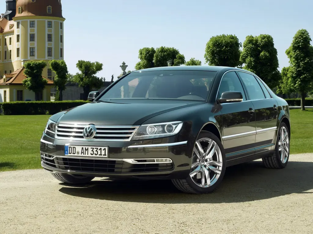 Volkswagen Phaeton 2-й рестайлинг 2010, седан, 1 поколение (04.2010 - 03.2016)