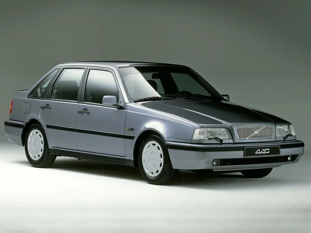 Volvo 440 рестайлинг 1993, лифтбек, 1 поколение (09.1993 - 09.1996)