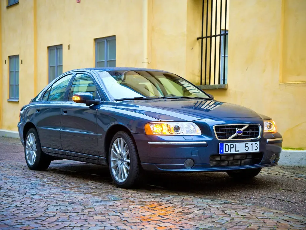 Volvo S60 рестайлинг 2004, седан, 1 поколение (03.2004 - 04.2010)