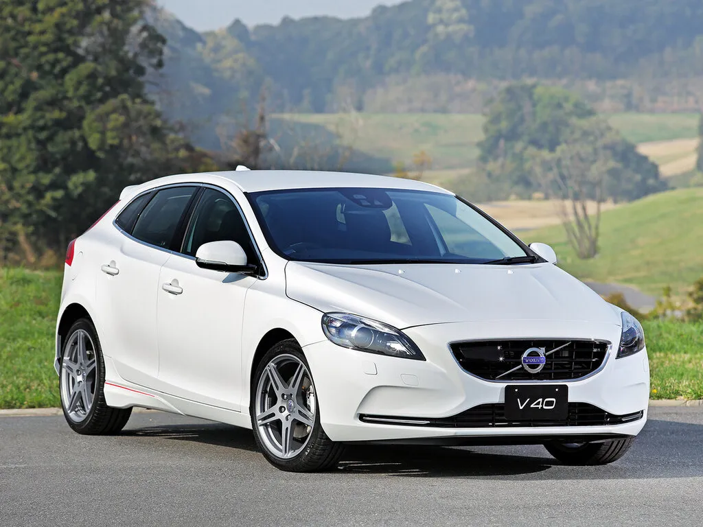 Volvo V40 2013, универсал, 2 поколение (02.2013 - 06.2016)