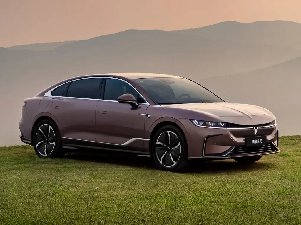 Voyah Passion 2022, седан, 1 поколение (12.2022 - н.в.)