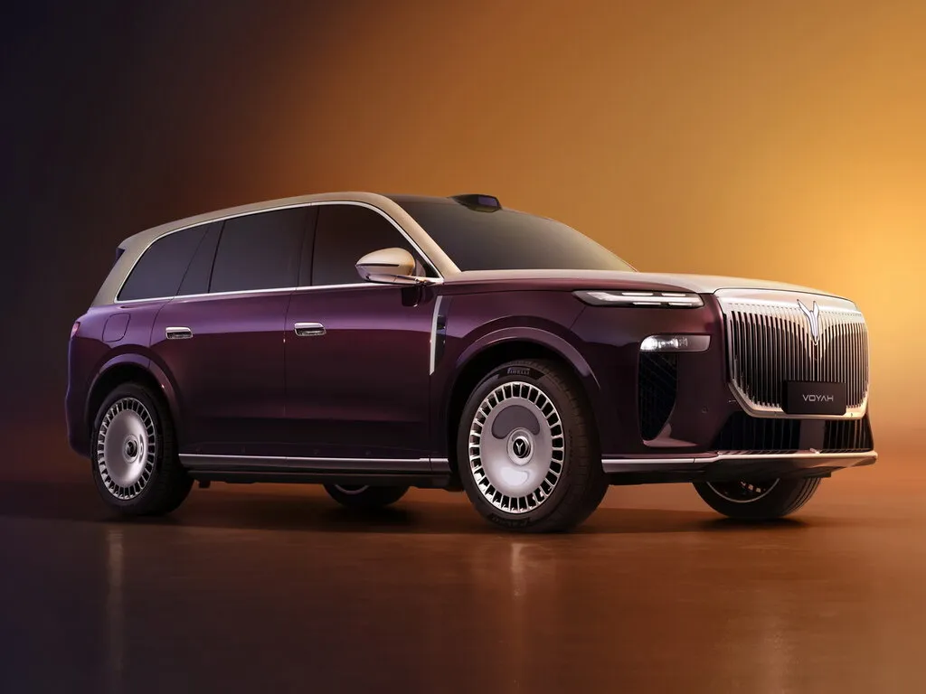 Voyah Taishan 2025, джип/suv 5 дв., 1 поколение (09.2025 - н.в.)