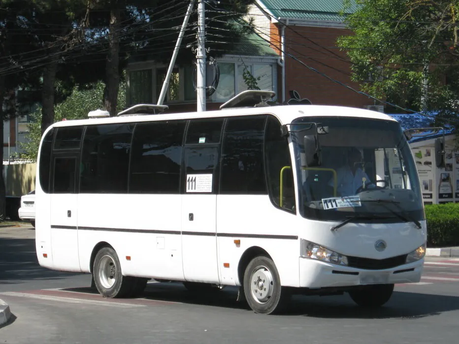 Yutong ZK6737D 2007, автобус, 1 поколение (01.2007 - 01.2013)